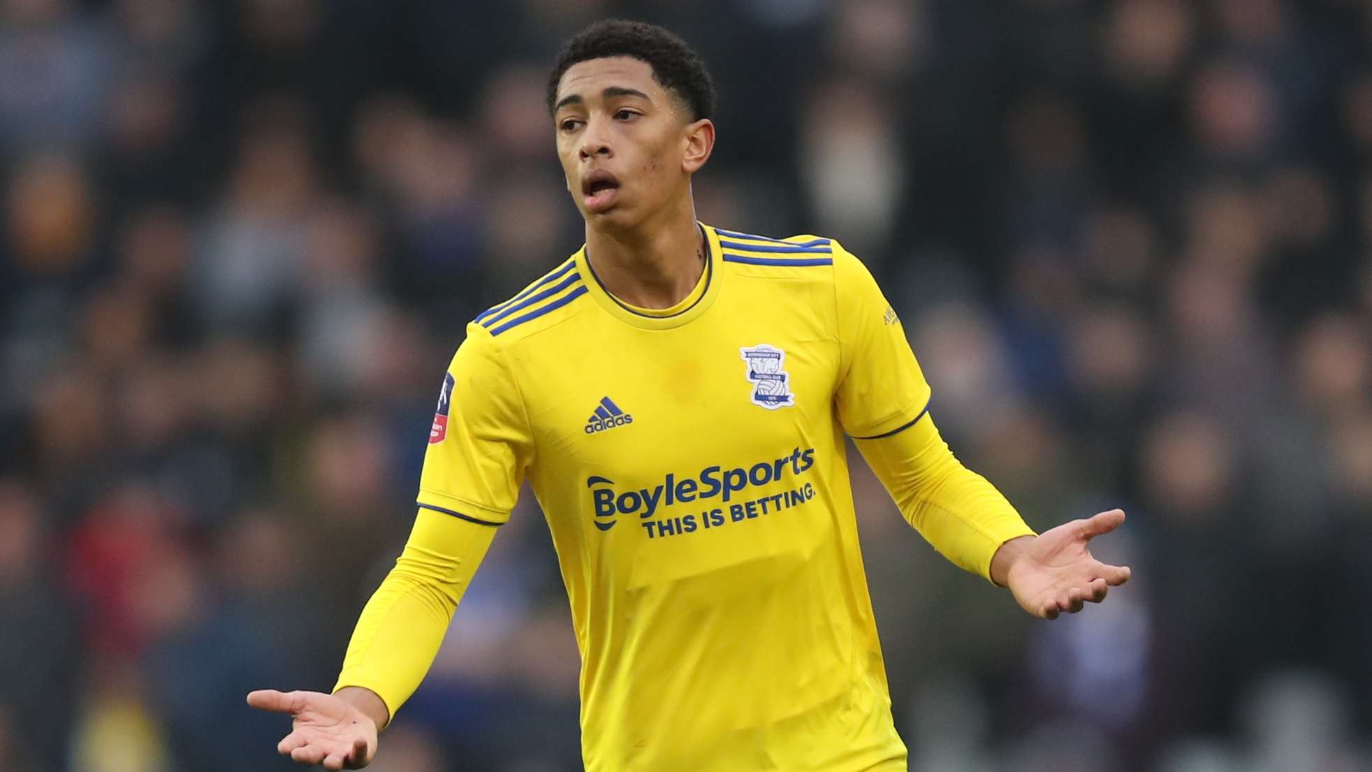 英超比赛中 英超比赛中